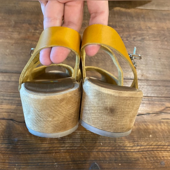 MIA Clogs - Picture 7 of 12